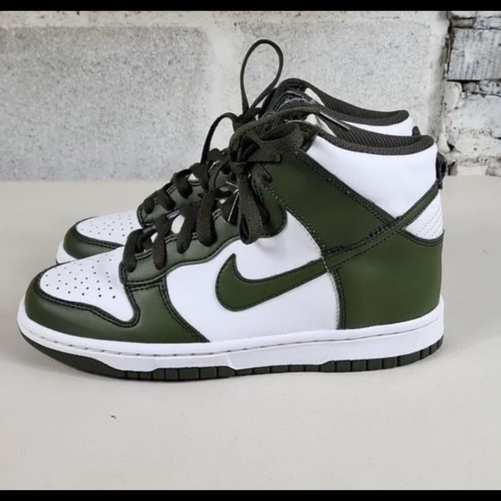 Nike High-Top Sneakers in Green and White